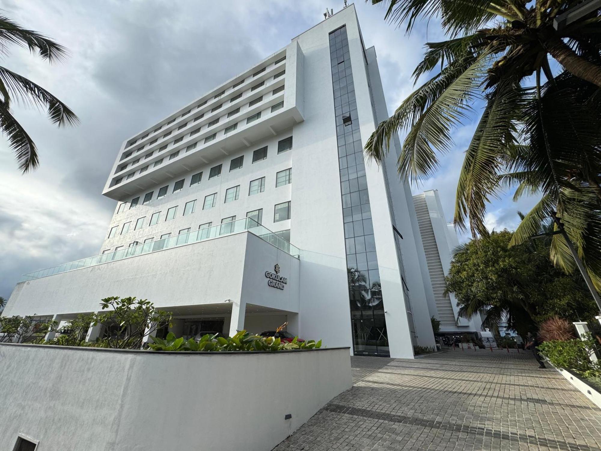 Gokulam Grand Kozhikode Hotel Exterior photo